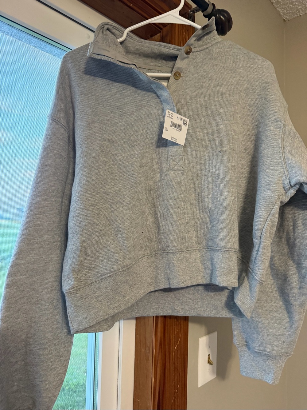 American Eagle Gray Cropped Button-Neck Women's Top - Unbranded